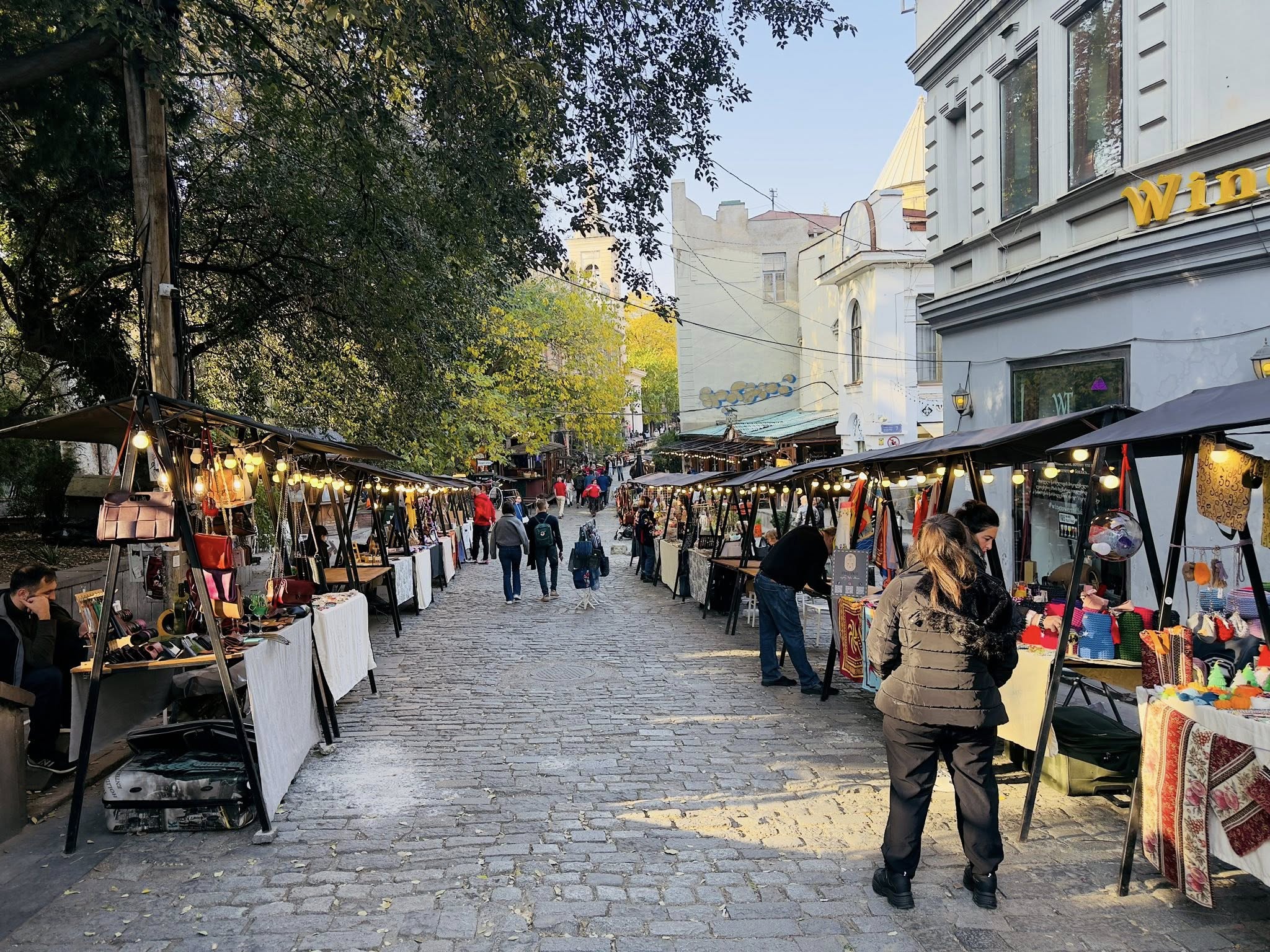 გამოფენა სიონის ქუჩაზე