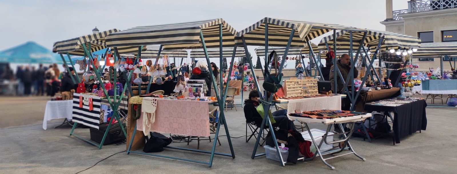 გამოფენა მთაწმინდის პარკში