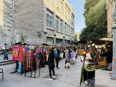 გამოფენა სიონის ქუჩაზე