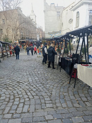 საახალწლო  "ფლეშ-მარკეტის" გამოფენა-გაყიდვა
